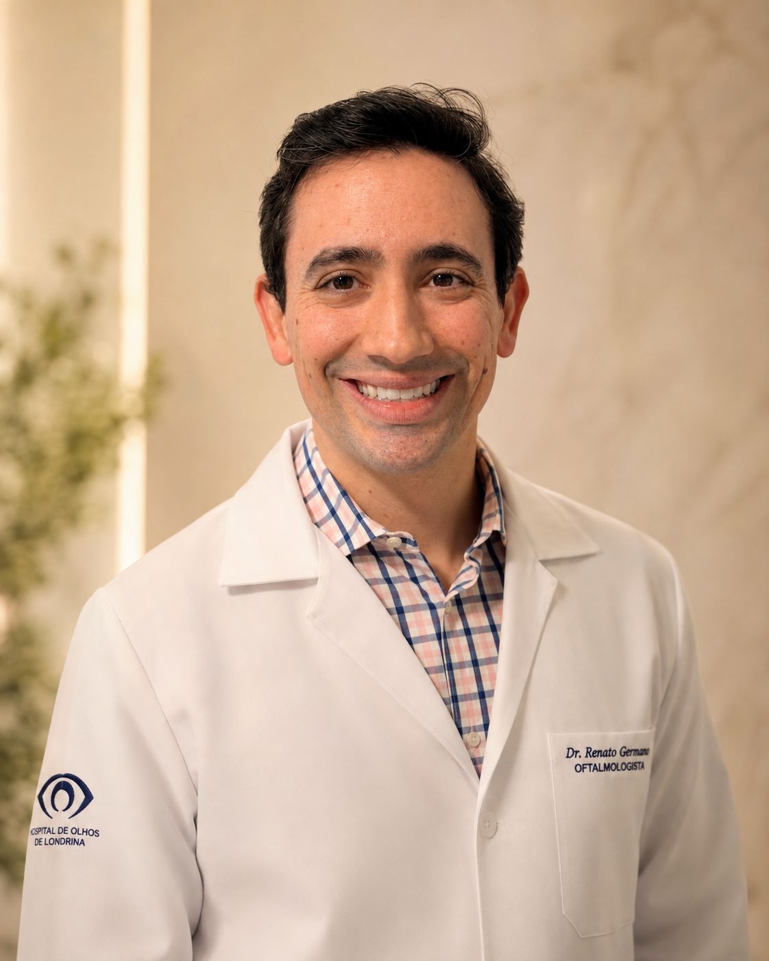 Retrato de Dr. Renato Germano, oftalmologista em Bauru